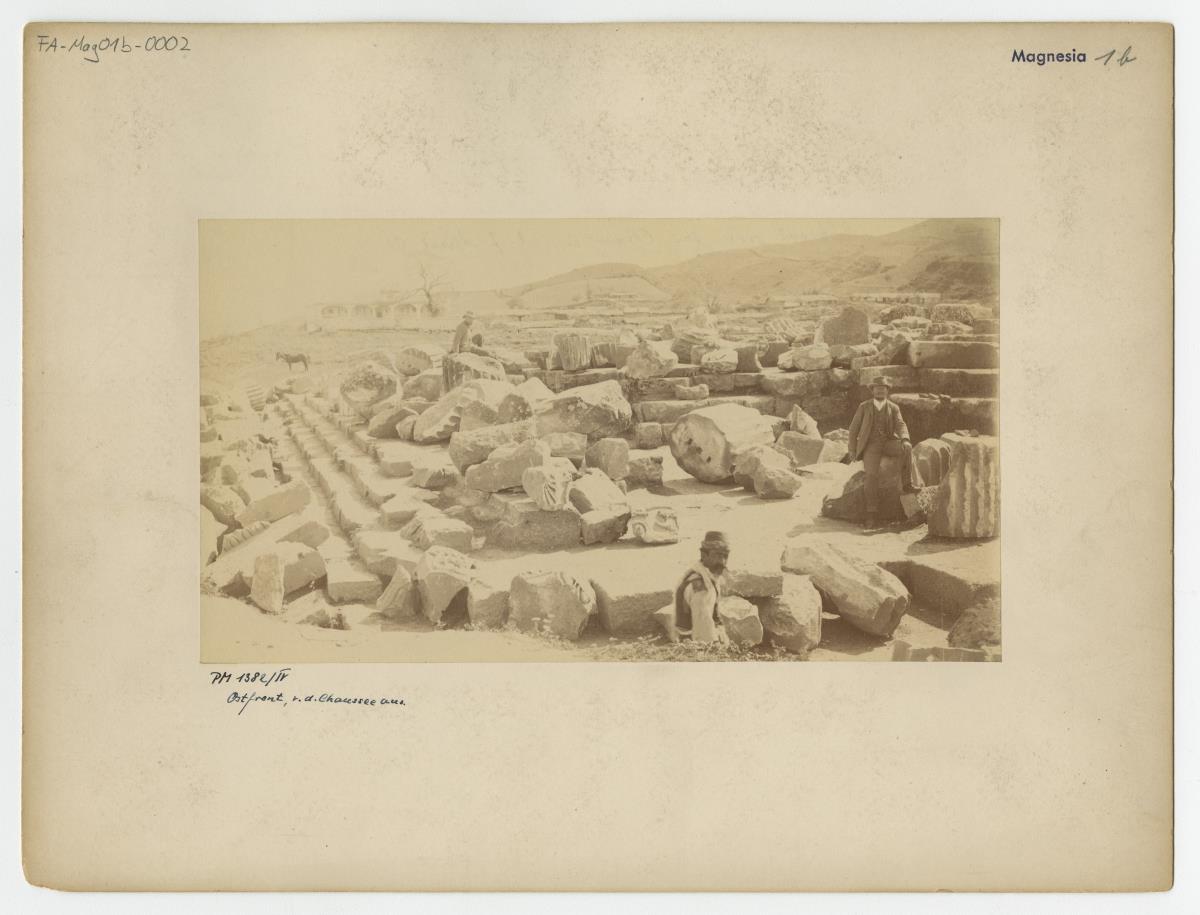 Magnesia am Mäander, Artemision, Ostfront