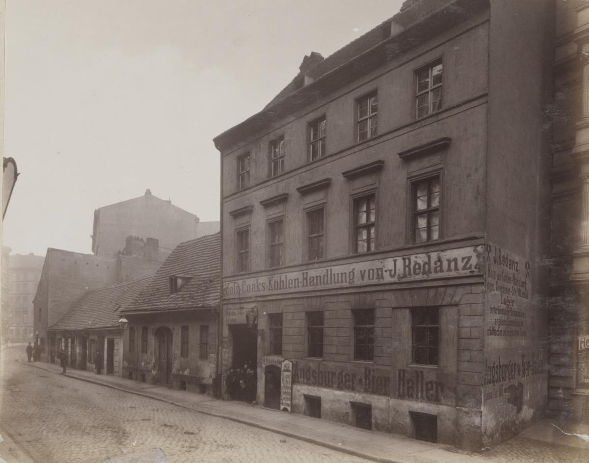 Berlin, Die Häuser Dresdenerstraße 107 bis 110