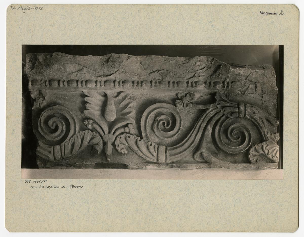 Magnesia am Mäander, Artemision, Pteron, Wandfries (Aufstellung in Berlin)