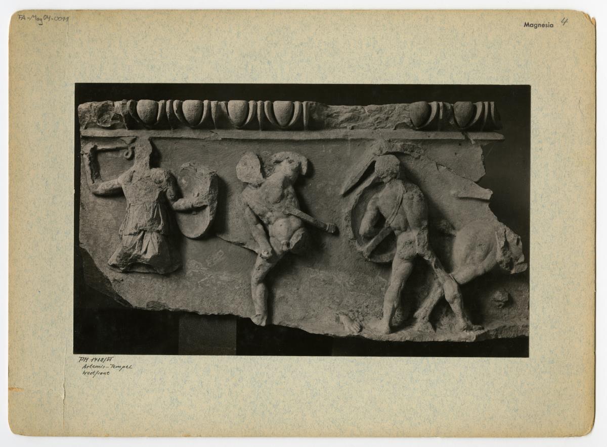 Magnesia am Mäander, Artemision, Westfries (Aufstellung in Berlin)