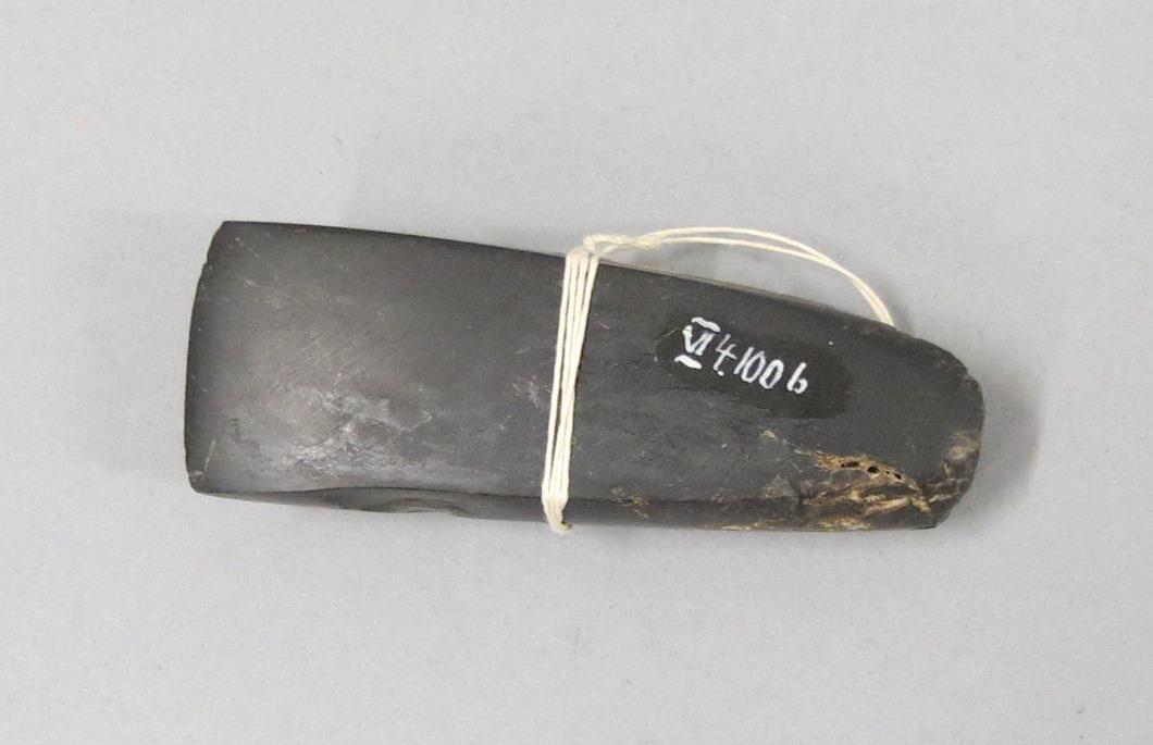 VI 4100 b