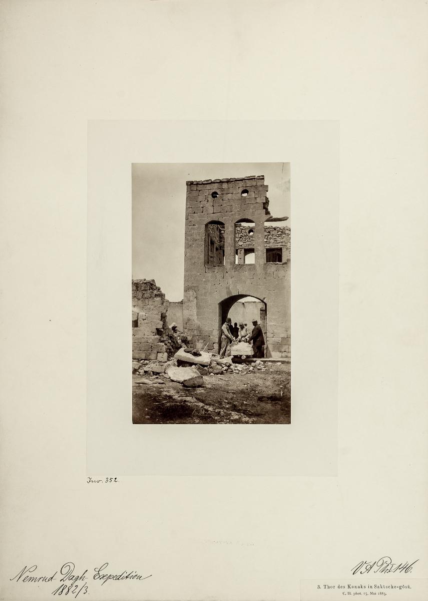 Thor des Konak in Saktsche-gösü