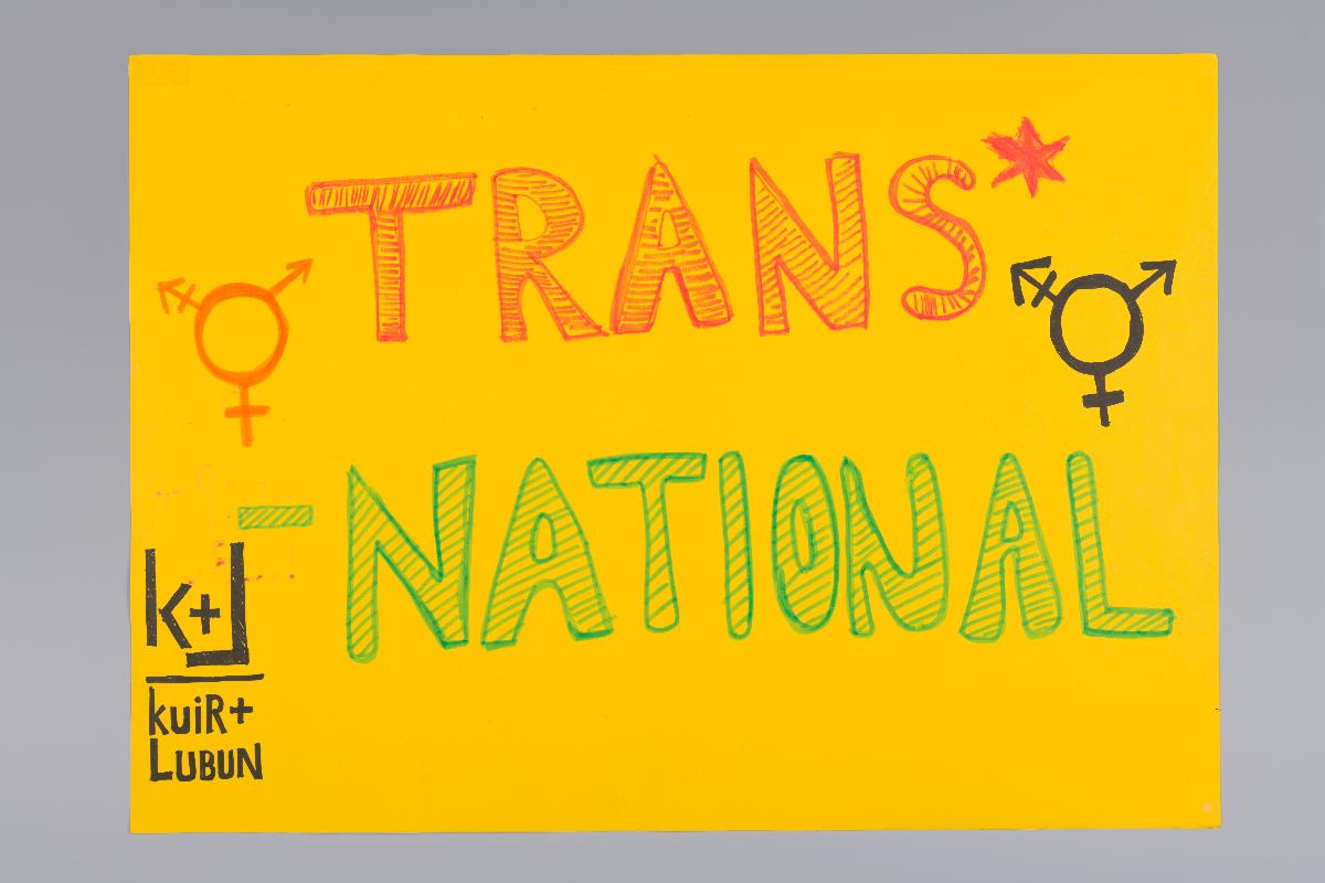 Vorderseite "Trans-National"; Rückseite "Lubunya Ohne Grenzen"
