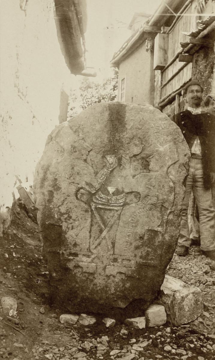 Reliefdarstellung zweier Figuren mit hieroglyphischer Inschrift in Mar'asch