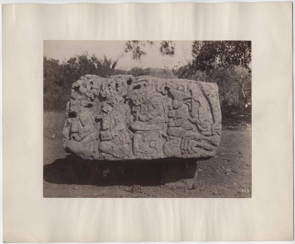 Altar T, Nordwestseite (Ostseite?).