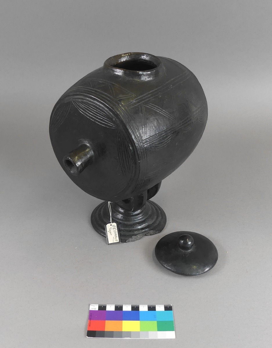 III C 37048 a,b