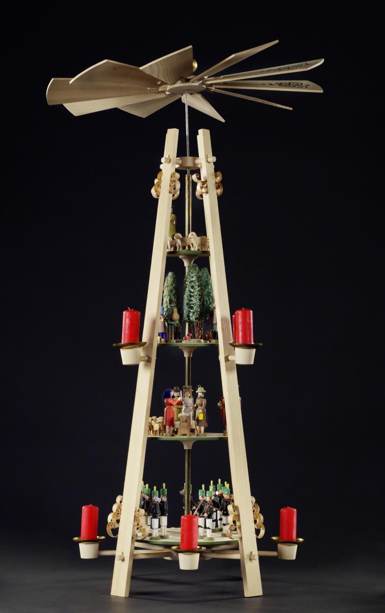 Erzgebirgische Weihnachtspyramide, vierstöckig