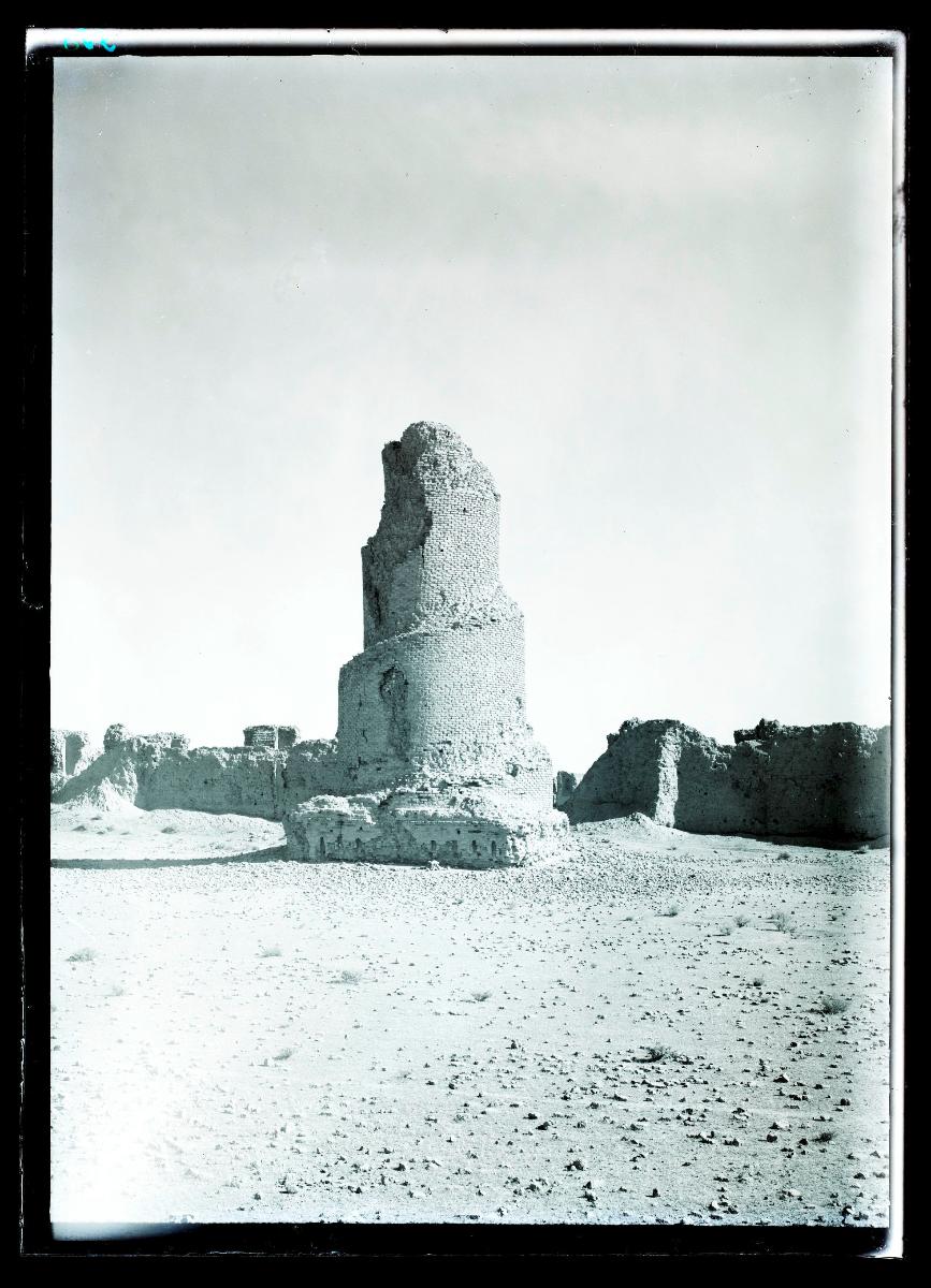 al-Mutawakkiliyya, Abu Dulaf Moschee, Minarett und Nordfront