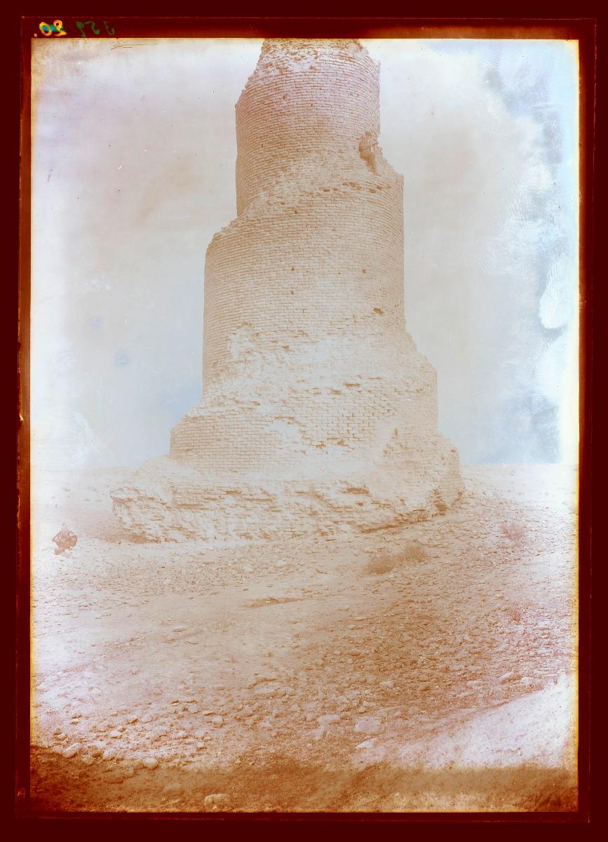 al-Mutawakkiliyya, Abu Dulaf Moschee, Minarett
