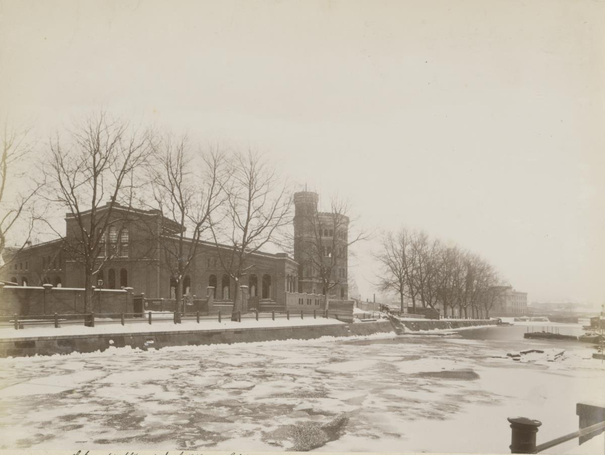 Berlin, Hafenplatz, Lokomotivschuppen der Potsdamer Bahn