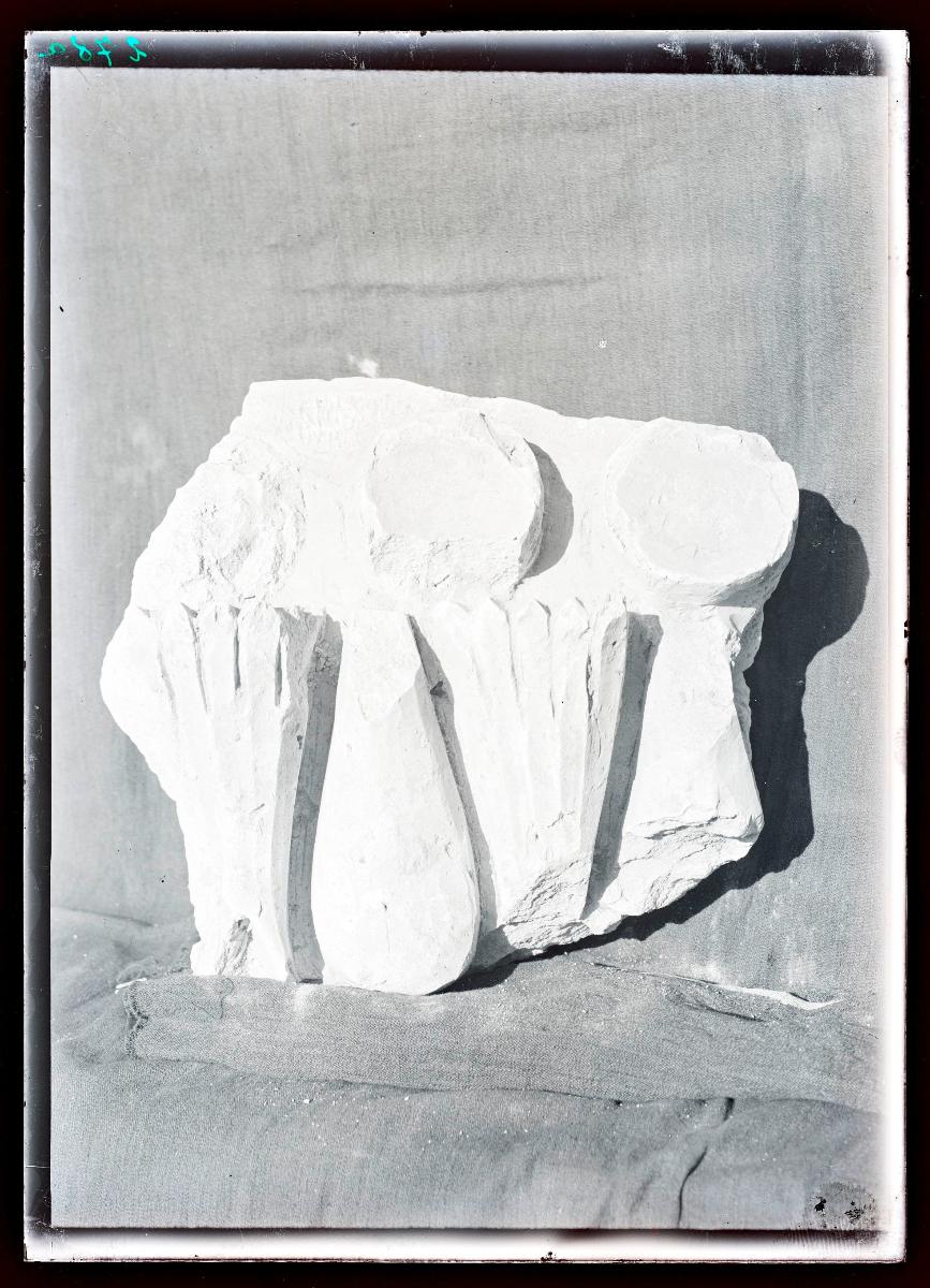 Qasr al-ʿAschiq, Stuckfragment (Ornament Nr. 181)