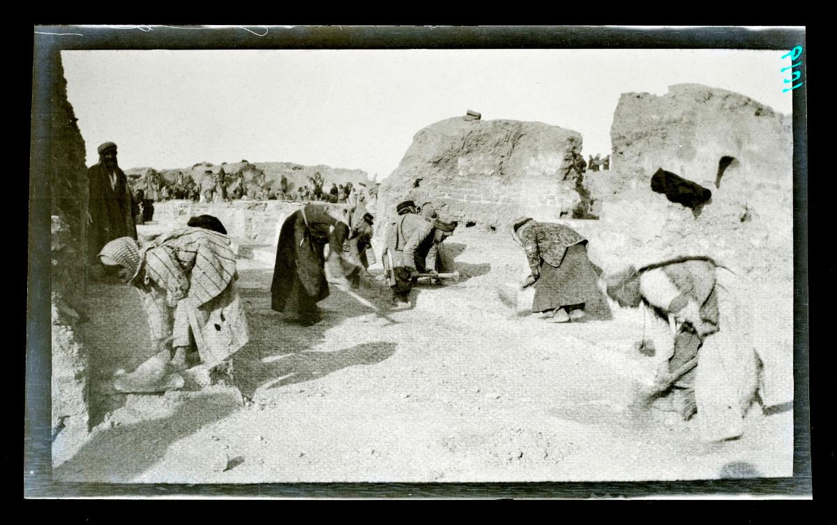 Grabung im al-Dschausaq al-Chaqani, Harem, Kuppelraum, Umgang