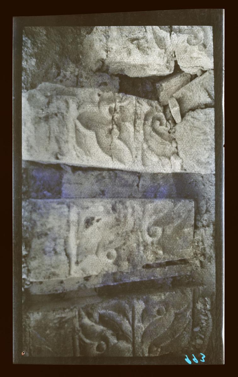 Grabung im al-Dschausaq al-Chaqani, Wasserleitung (Ornament Nr. 49)