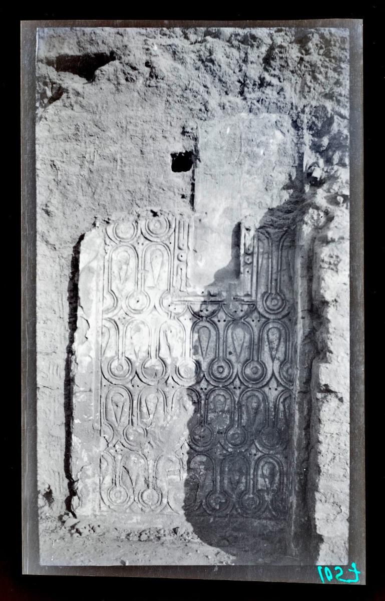 Grabung im al-Dschausaq al-Chaqani, Vorraum des Rundsaals (Ornament Nr. 132)