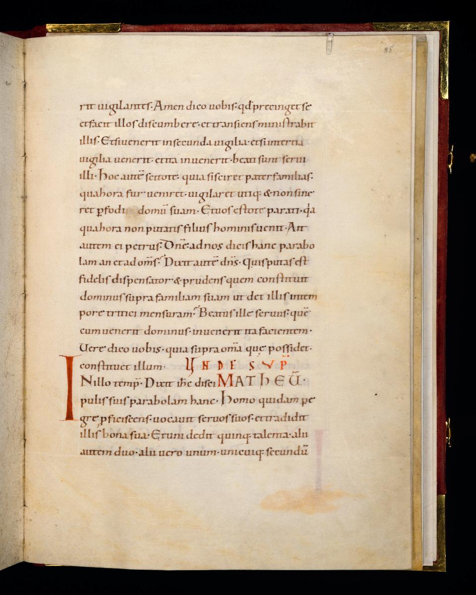 Evangelistar Heinrichs IV. (?), Textseite mit roter Textmarke I