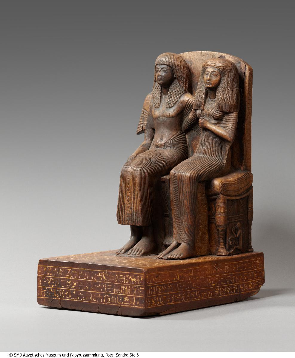 Sitzfigur des Vorstehers der Handwerker, Amenemope, und seiner Frau Hathor