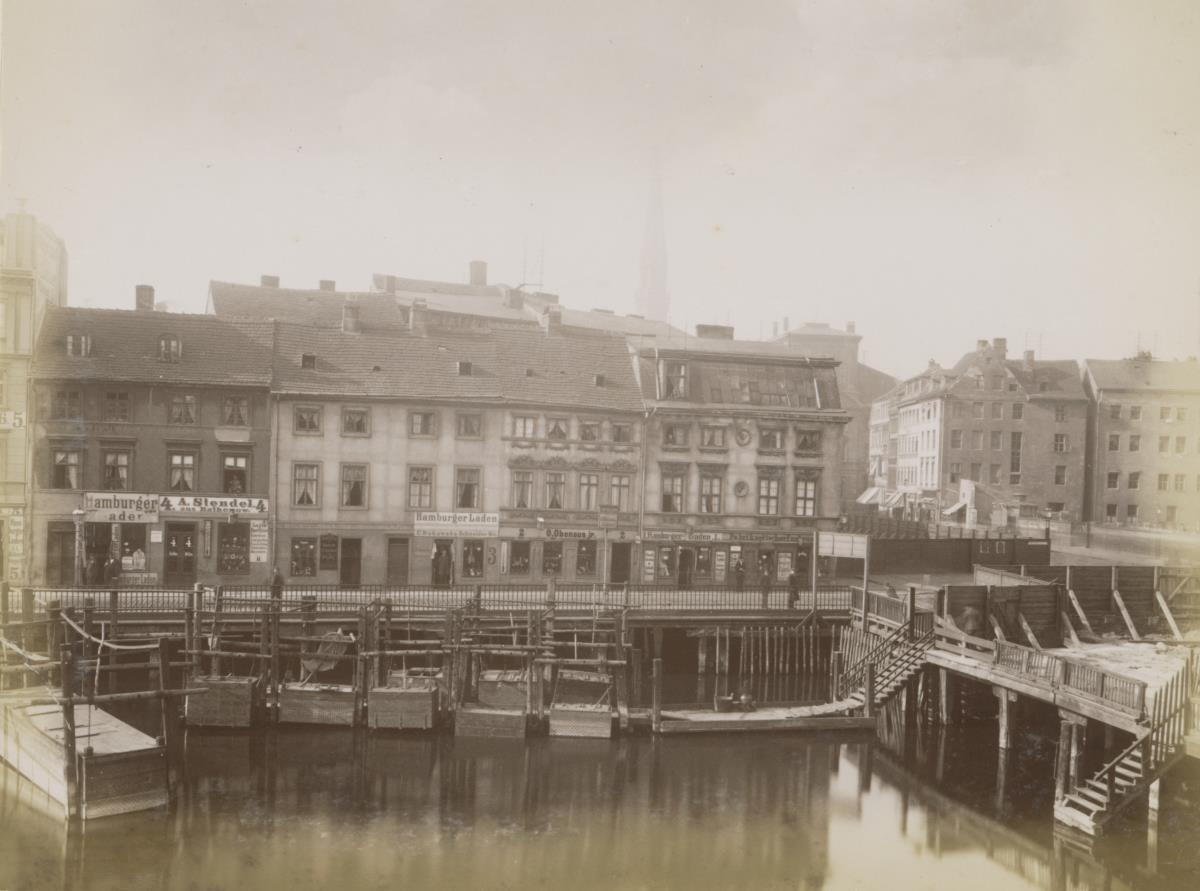 Berlin, Spreeinsel, Fischerbrücke 5 bis 1