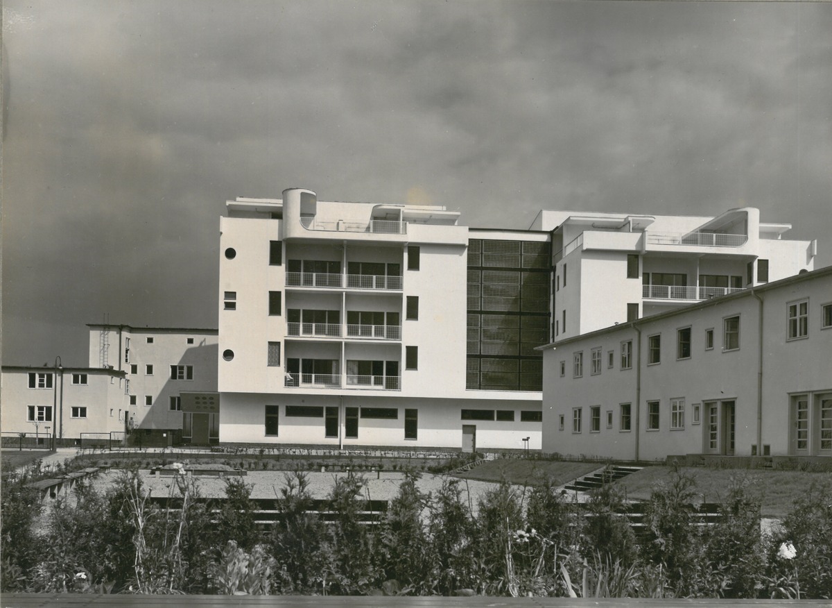 Breslau, Werkbundausstellung 1929 "Wohnung und Werkraum", Nr. 7, Turmhaus und Nr. 3-6, Reihenhaus