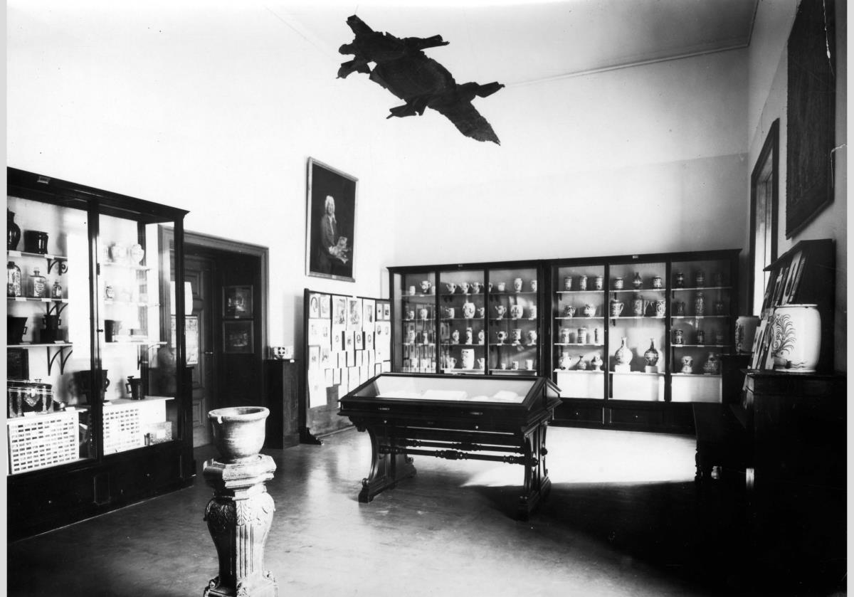 Sonderausstellung "Kunst- und Kulturgeschichtliches aus alten Apotheken" im Schlossmuseum anläßlich der Hauptversammlung der Gesellschaft für Geschichte der Pharmazie in Berlin