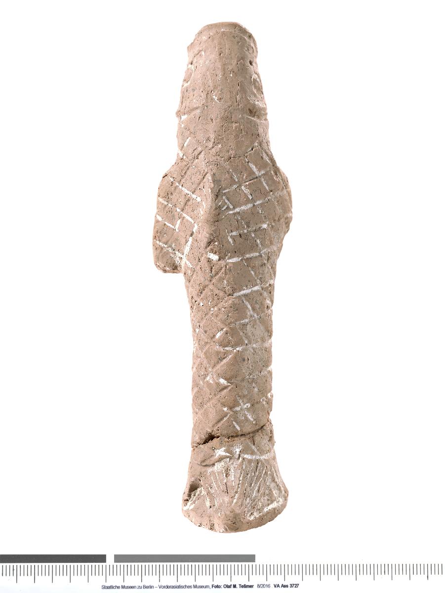 Statuette eines Mannes im Fisch-Gewand