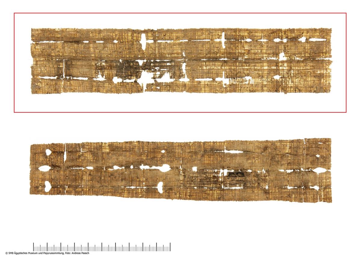 Einer von zwei hieratischen Papyrusstreifen, ursprünglich als Amulett gefaltet an einer Bastschnur
