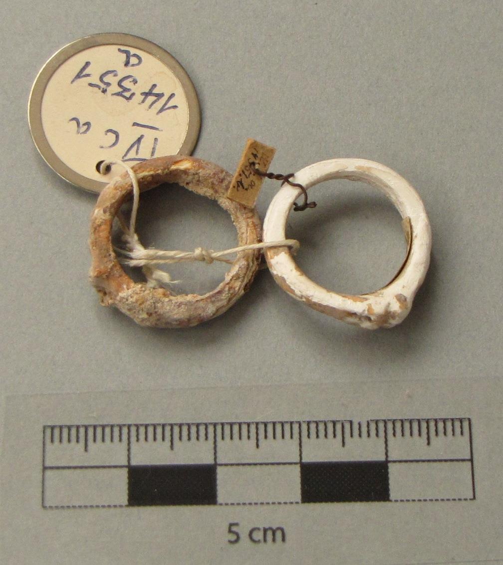 IV Ca 14351 b