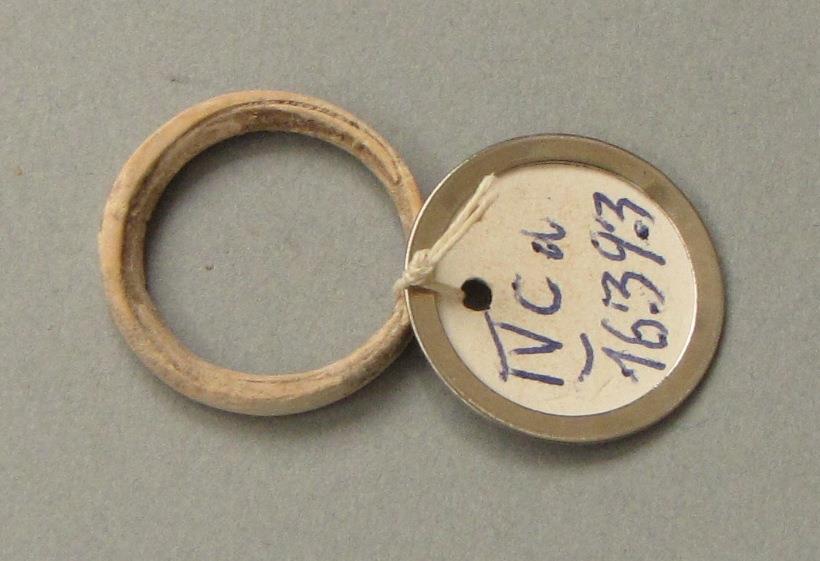 IV Ca 16393