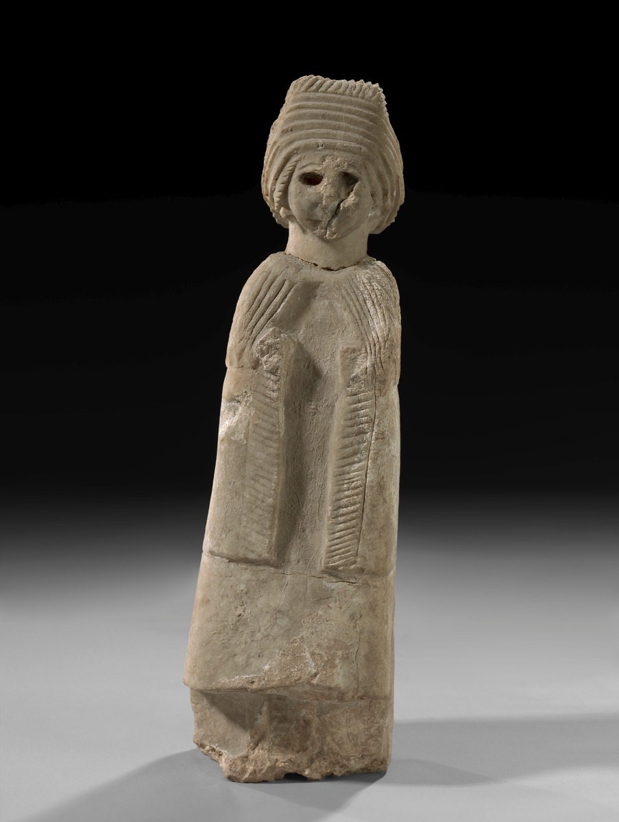 Statue einer Beterin