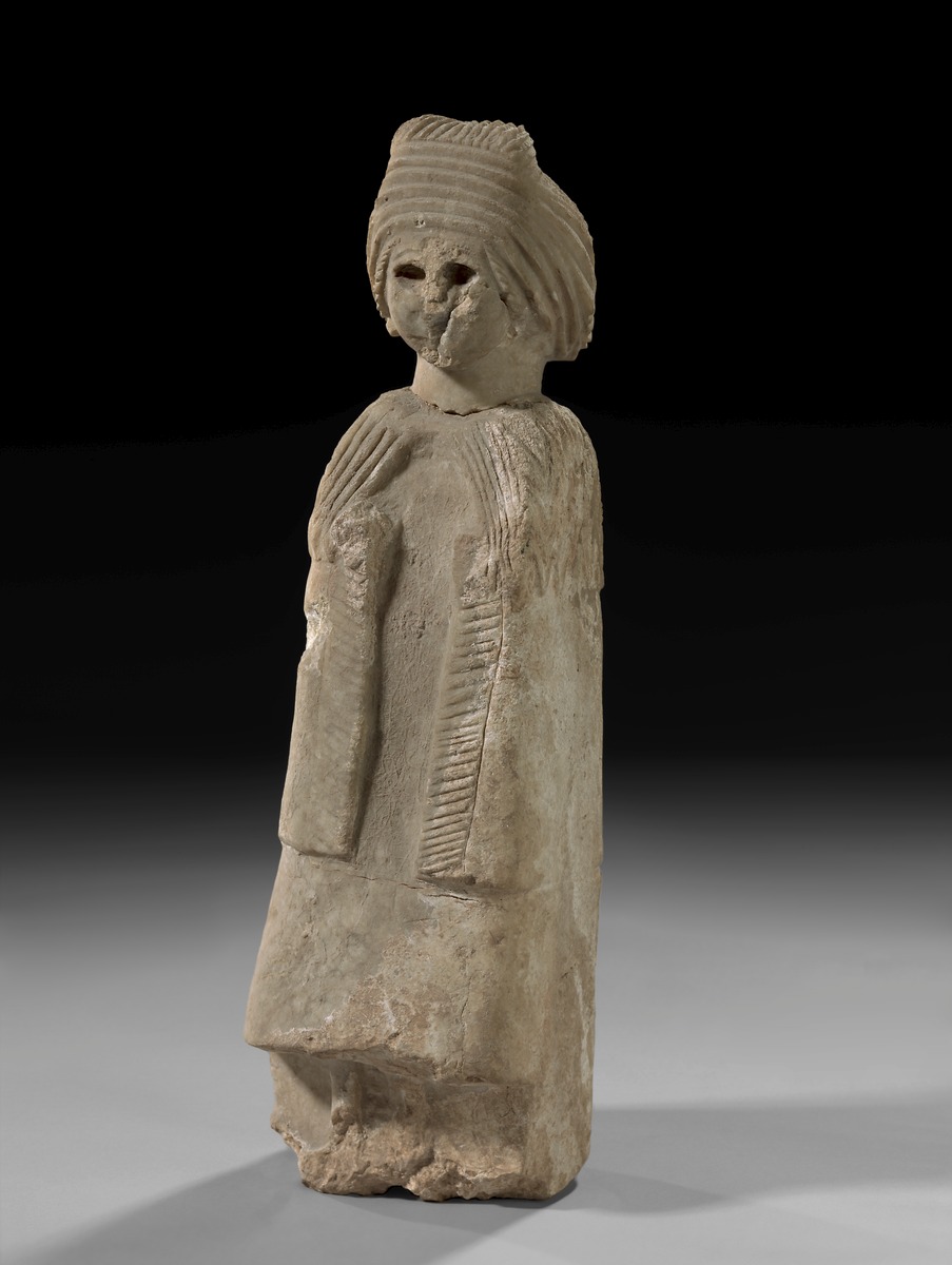 Statue einer Beterin