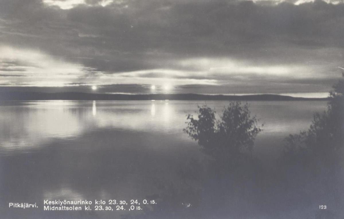 Pitkäjärvi. Keskiyönaurinko