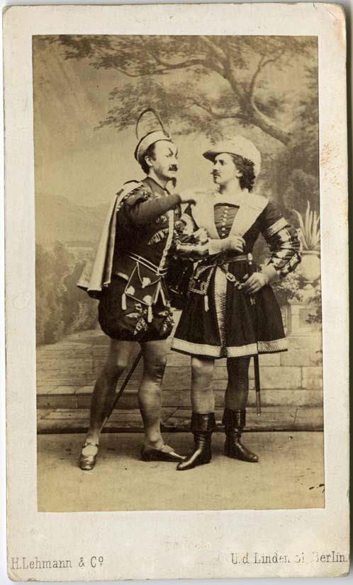Porträt des Heinrich Salomon und Heinrich Ernst in Rollenkostümen