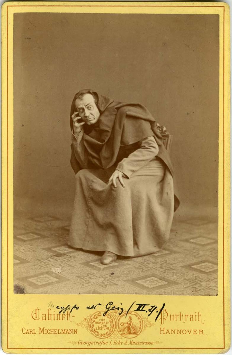 Porträt eines Mannes als Mephisto