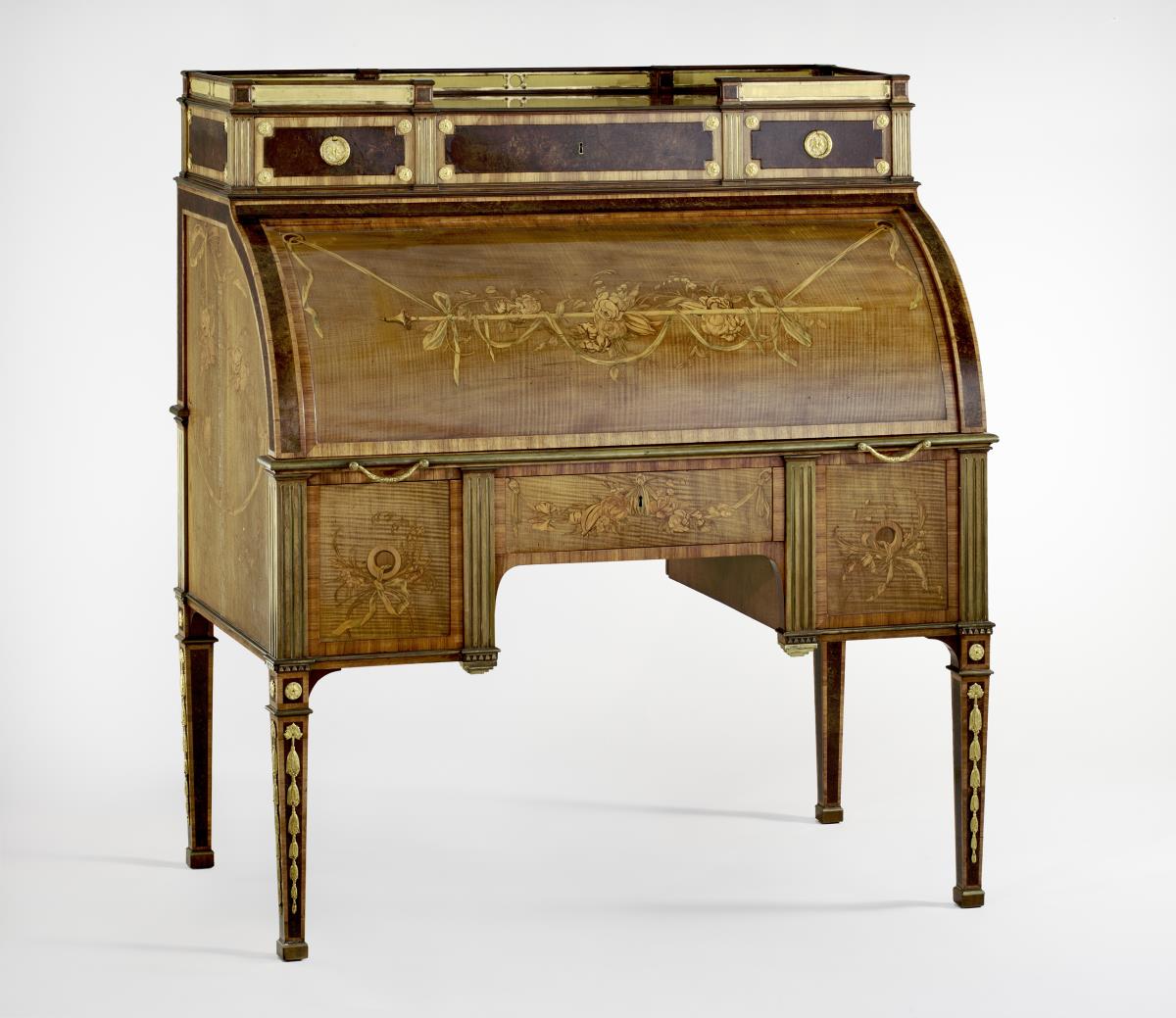 Zylinderbureau mit Blumenbouquets