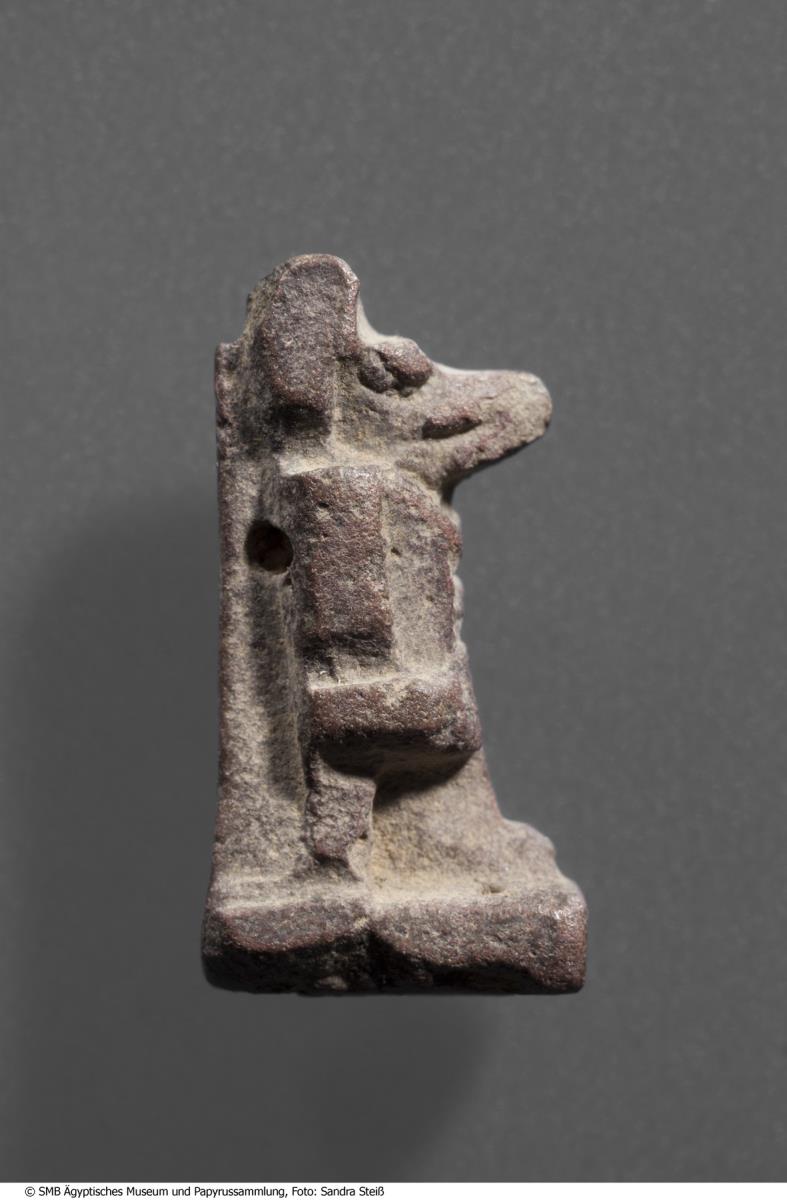 Amulett in Gestalt des Gottes Anubis