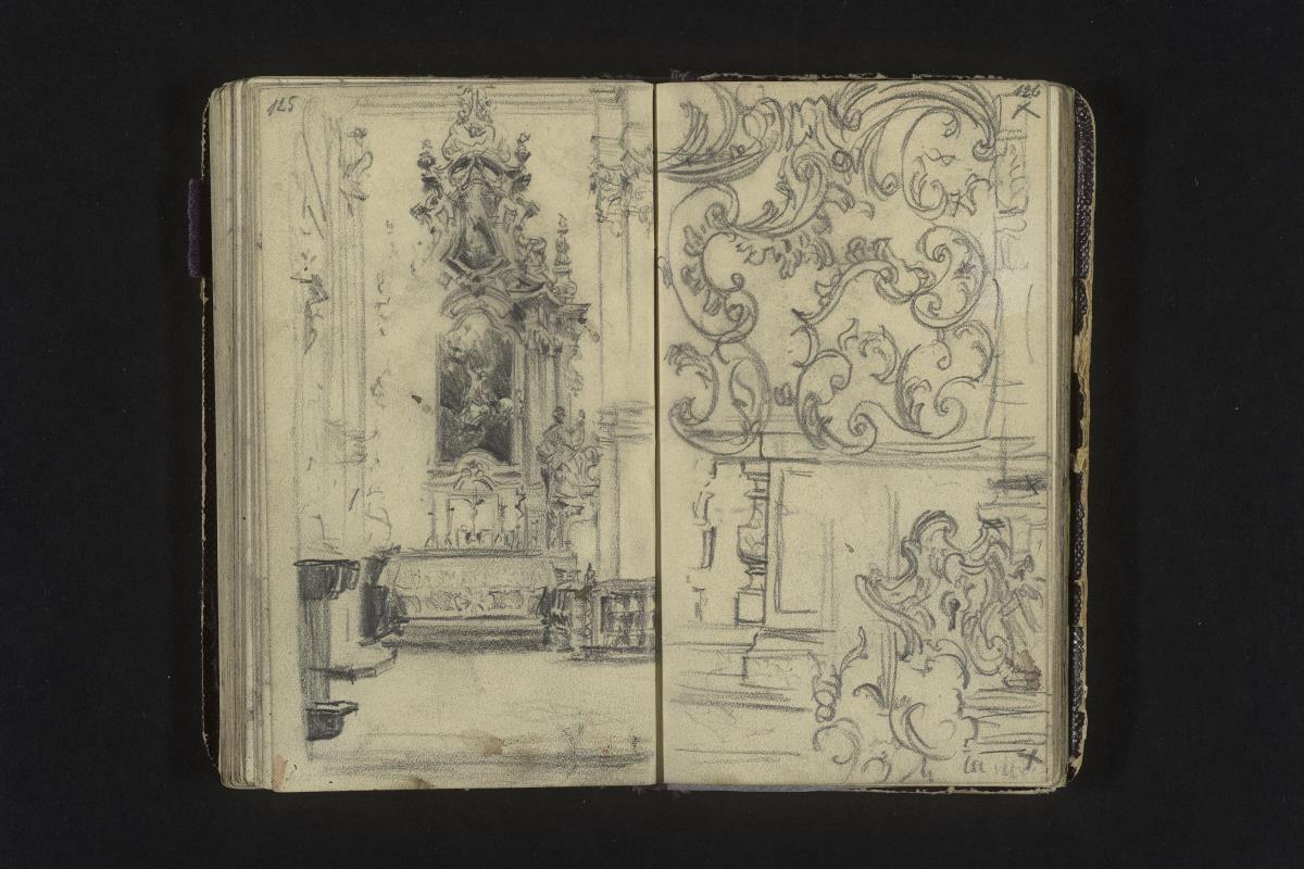 Blick auf einen Altar, Schmuckgitter, Balustrade, Kirchengestühl (St.Peter in Salzburg?)