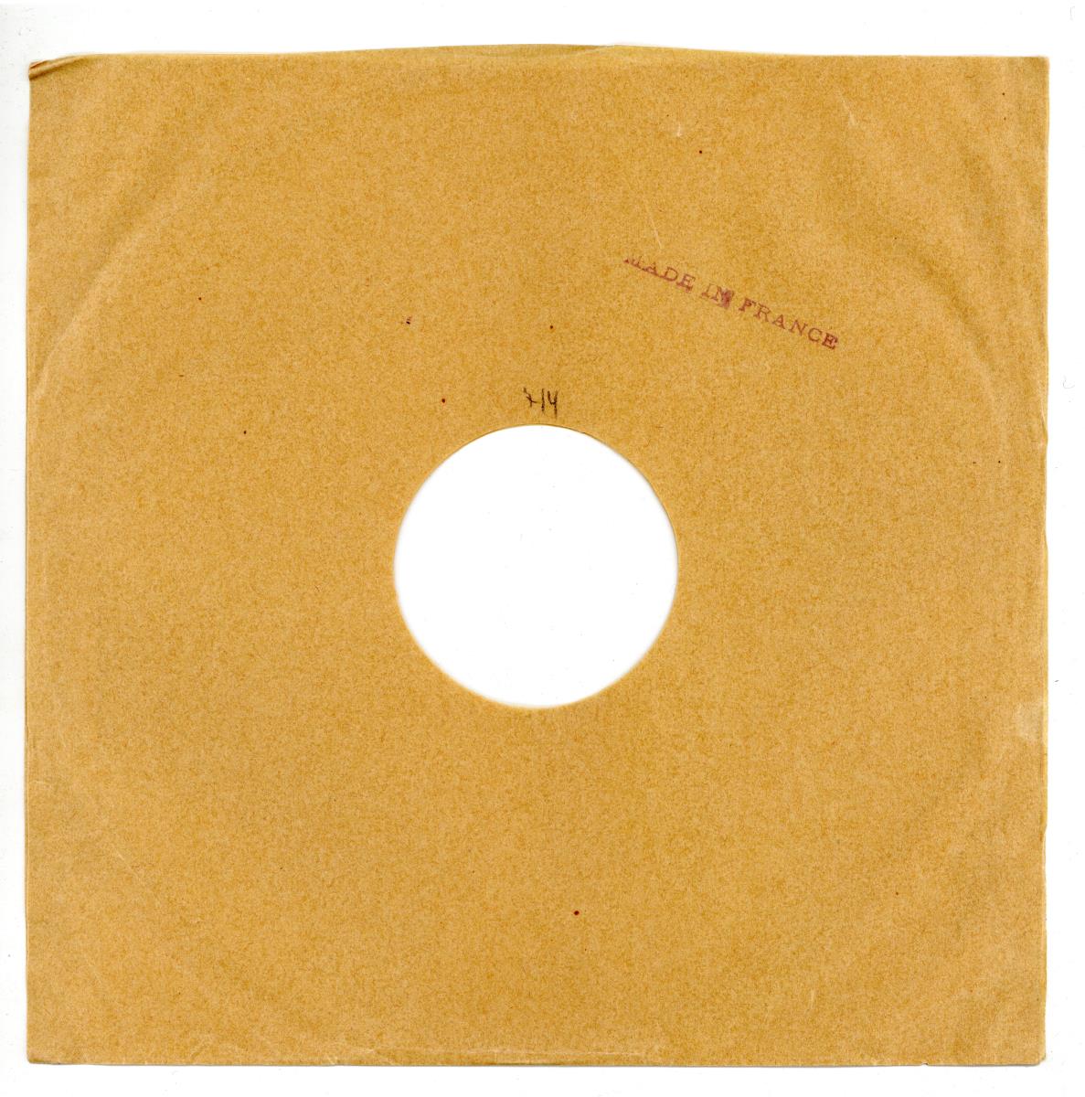 Titel A: Ba Dich cong dong xu Qui phi, tiep theo co nam Phi va bay Nhieu Vong Co
Titel B: (Tiep theo cong dong xu Qui phi) co bay Luu, co tir Hue va bay Nhieu Khoe Hoang Thien, Ngu diem va thien tuong