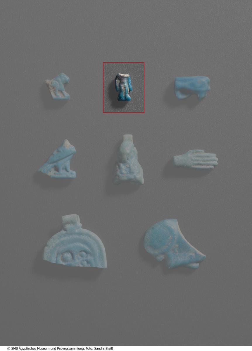 Fragment eines Anhängers in Form einer kleinen Figur