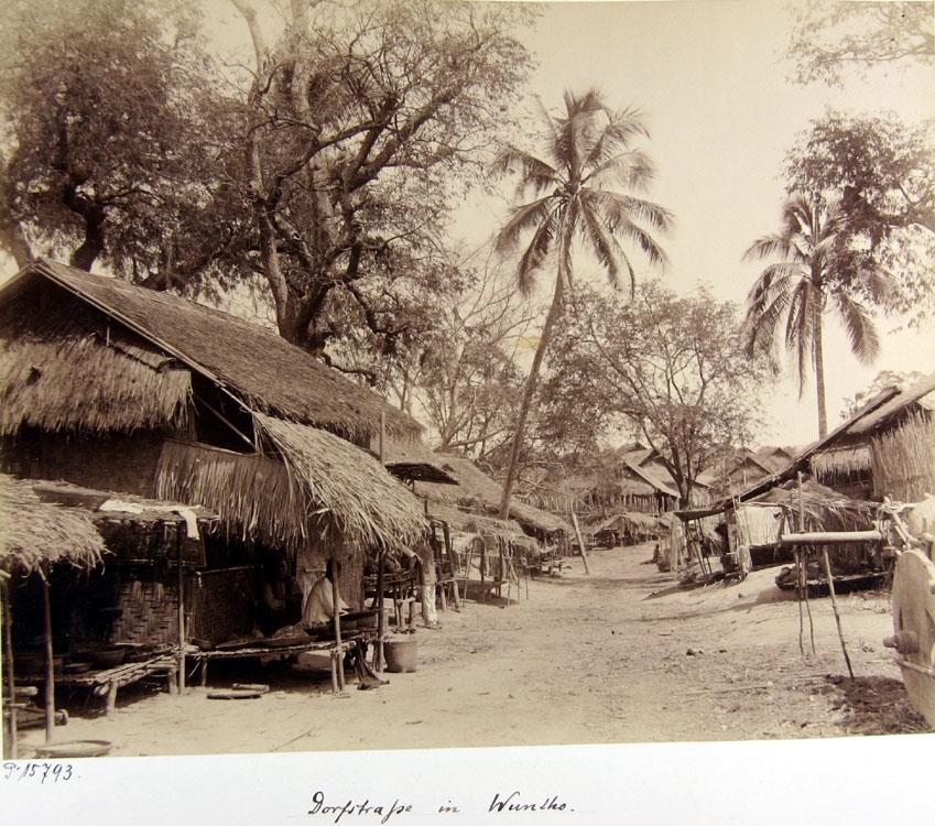 Dorfstraße in Wuntho.