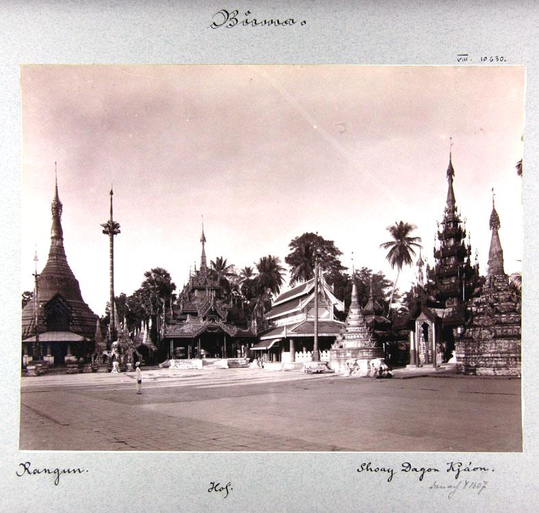 Birma. Rangun. Shoay Dagon Kjáon. Shwedagon Pagode. Hof