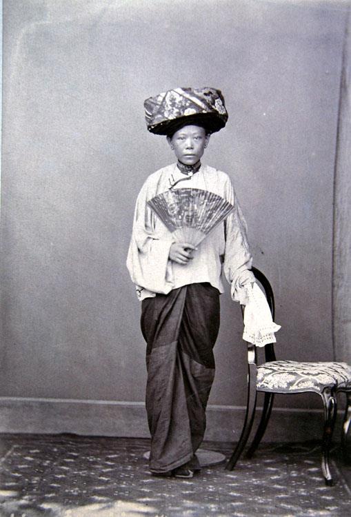 "Frau eines Schan Häuptlings. (Nahe der chinesischen Grenze)" (OT)