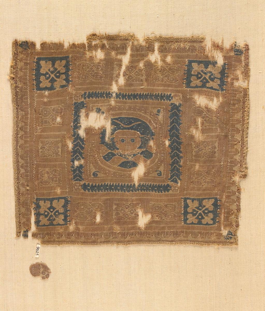Einsatz (quadratisch) und kleines Fragment
