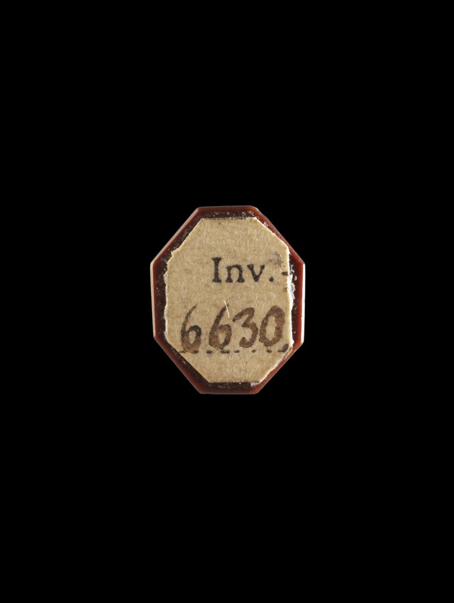 Gemme mit Anker und Monogramm
