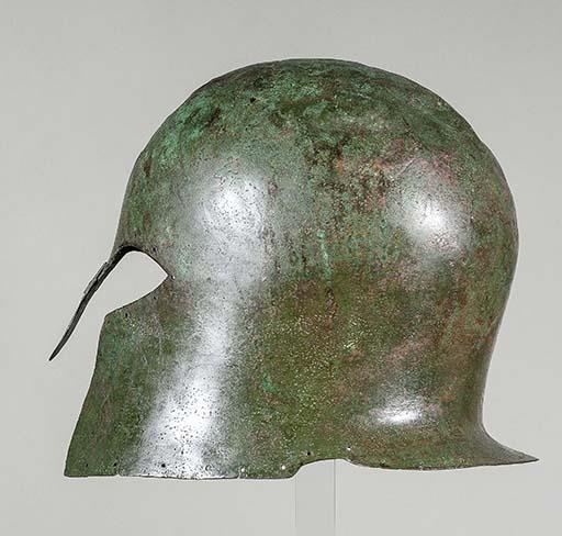 Korinthischer Helm (2. Stufe) mit griechischer Inschrift; etwas ergänzt