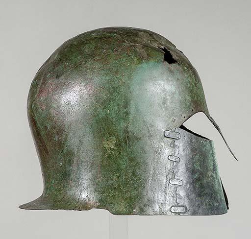 Korinthischer Helm (2. Stufe) mit griechischer Inschrift; etwas ergänzt