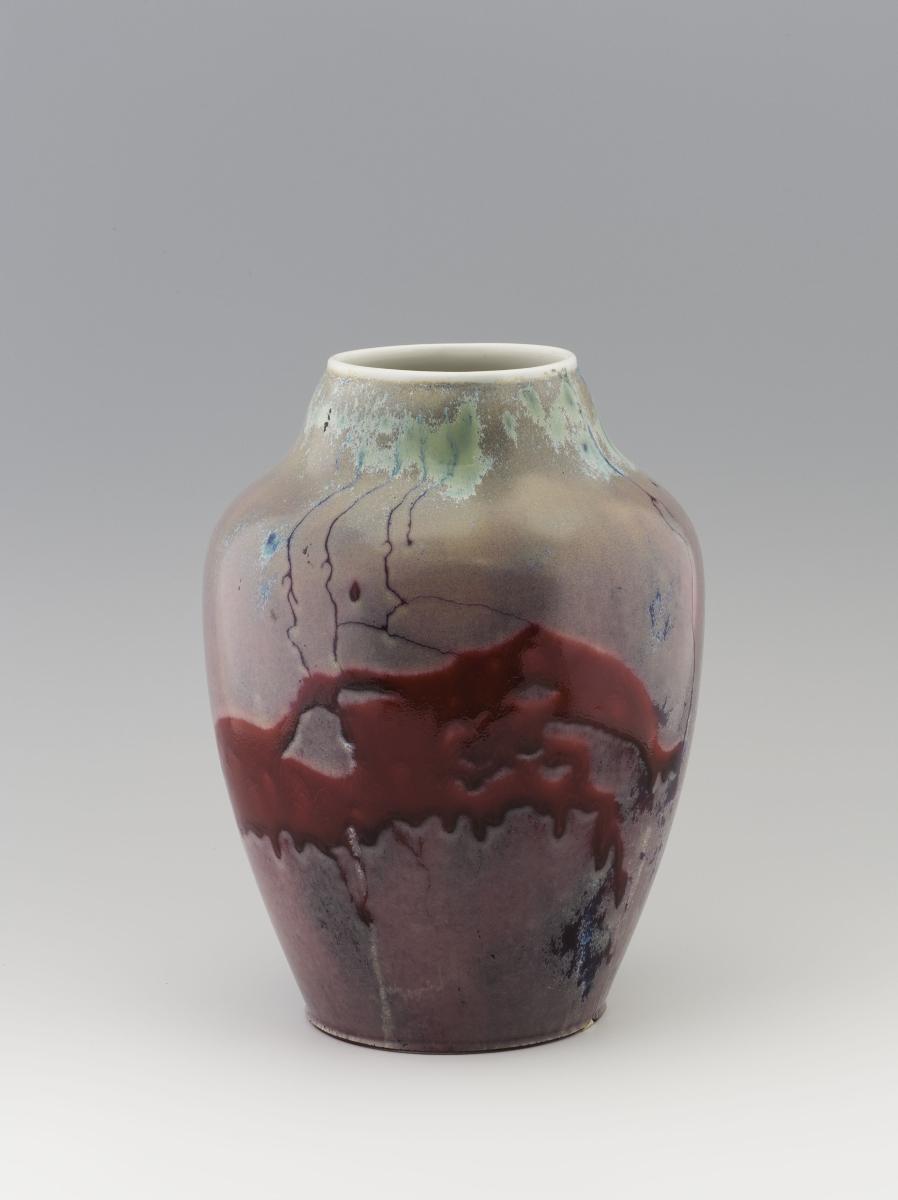 Vase mit "Sang de bœuf"-Glasur (Ochsenblut)