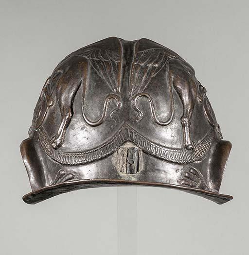 Römischer Paradehelm mit Reliefschmuck