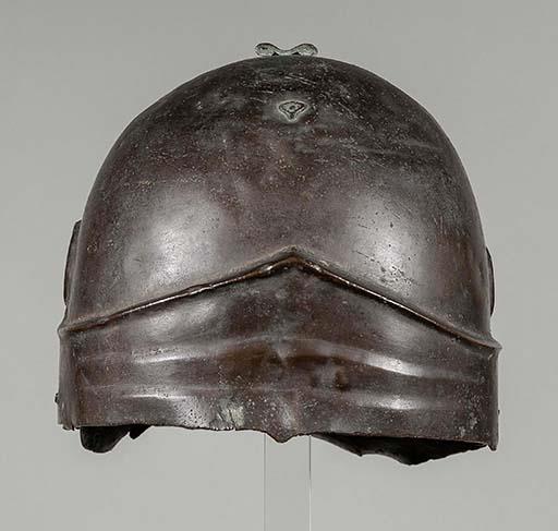 Hellenistischer Helm mit Stirnbügel und Voluten