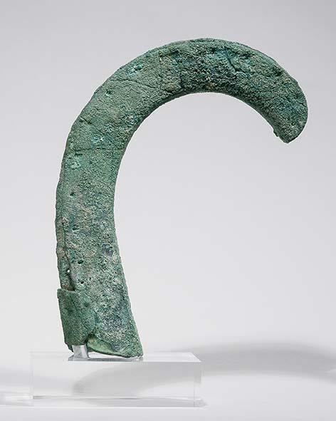 Etwas fragmentierter Helmbuschbügel