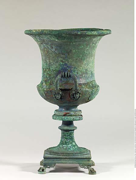 Römischer Kelchkrater mit Untersatz
