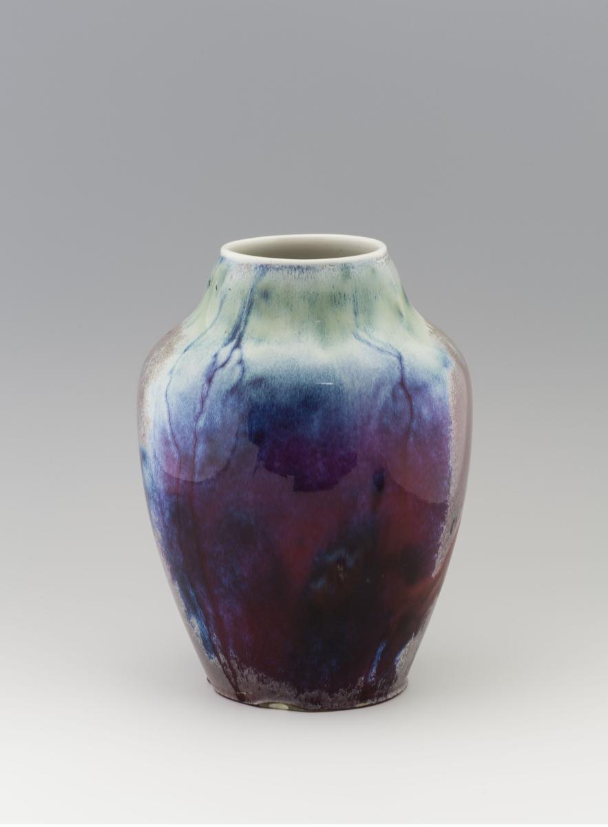 Vase mit "Sang de bœuf"-Glasur (Ochsenblut)